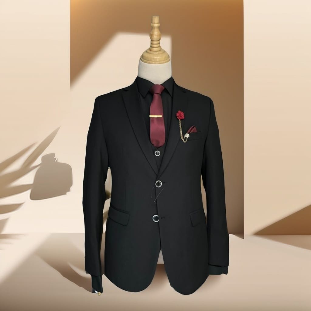 Costume Noir Trois Pièces – Classe et Polyvalence
